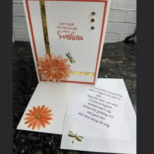 Lovely Daisy Greeting Card with Gold Accents – “May Your Day Be Filled with Sunshine”